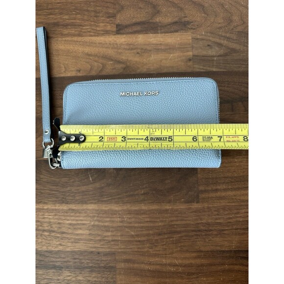 Michael Kors Jet Set Zip Around Wallet Wristlet Pale Blue Wallet NWT - Picture 2 of 7